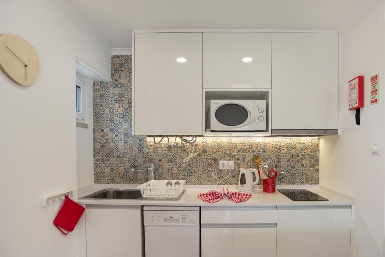 Casas Da Avo V Silveira (Lisbon)